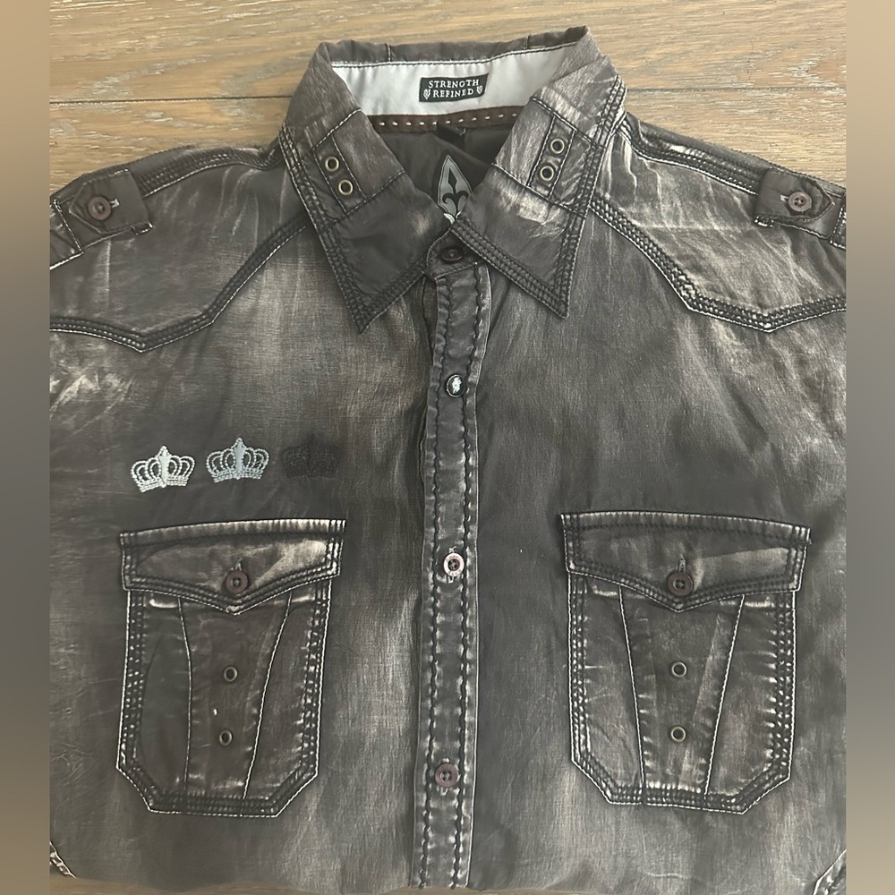 Roar Long Sleeve Button Up Shirt‎ Size XL Gently Worn Very Nice Shirt